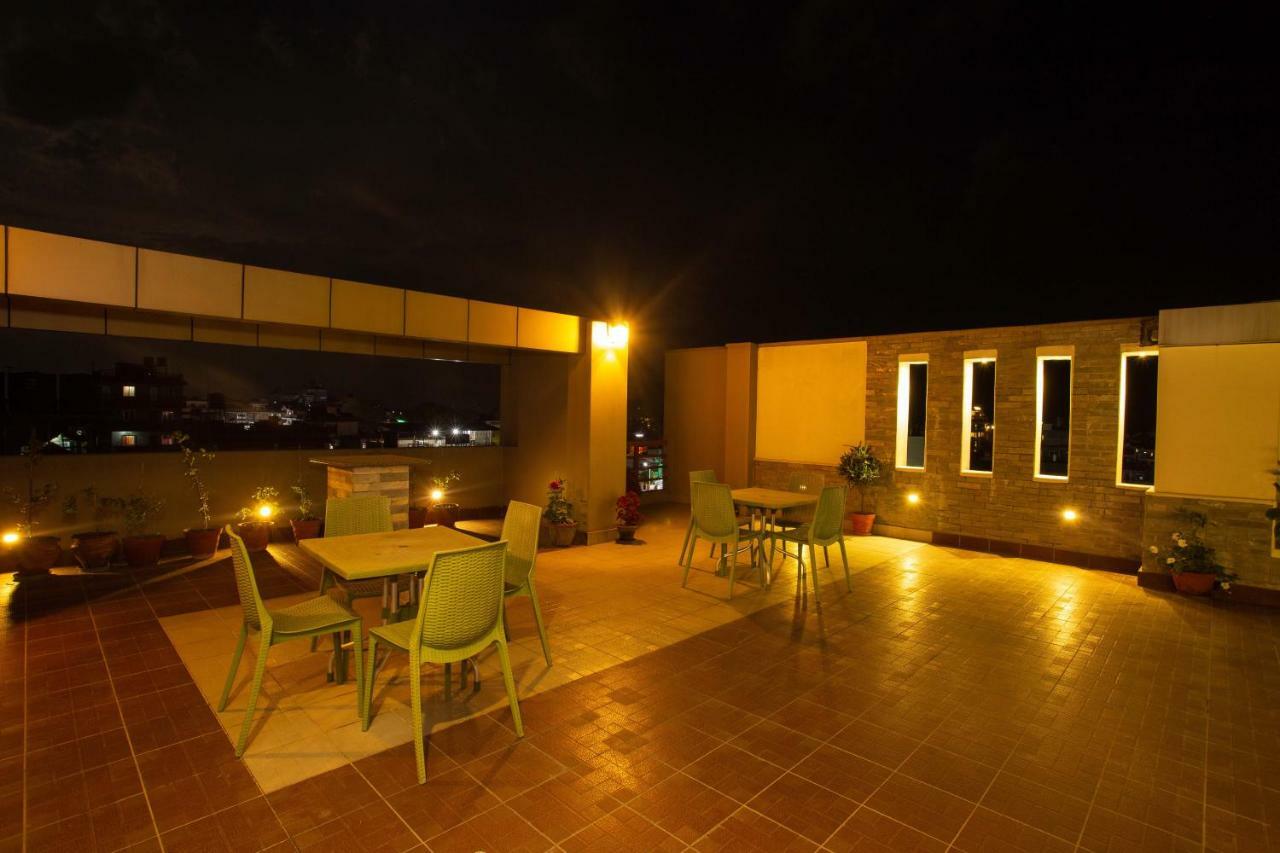 Hotel Lake Paradise Pokhara Zewnętrze zdjęcie